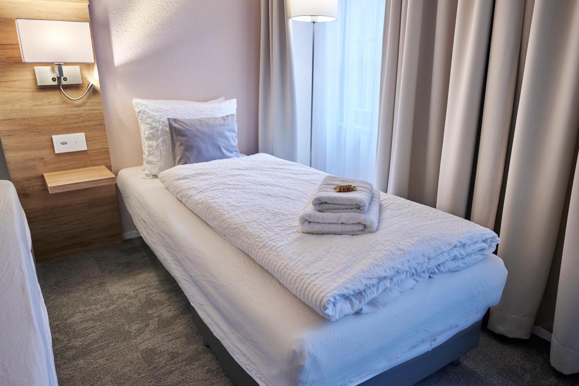 Aparthotel Krone - Self Check-In Unterseen Екстериор снимка