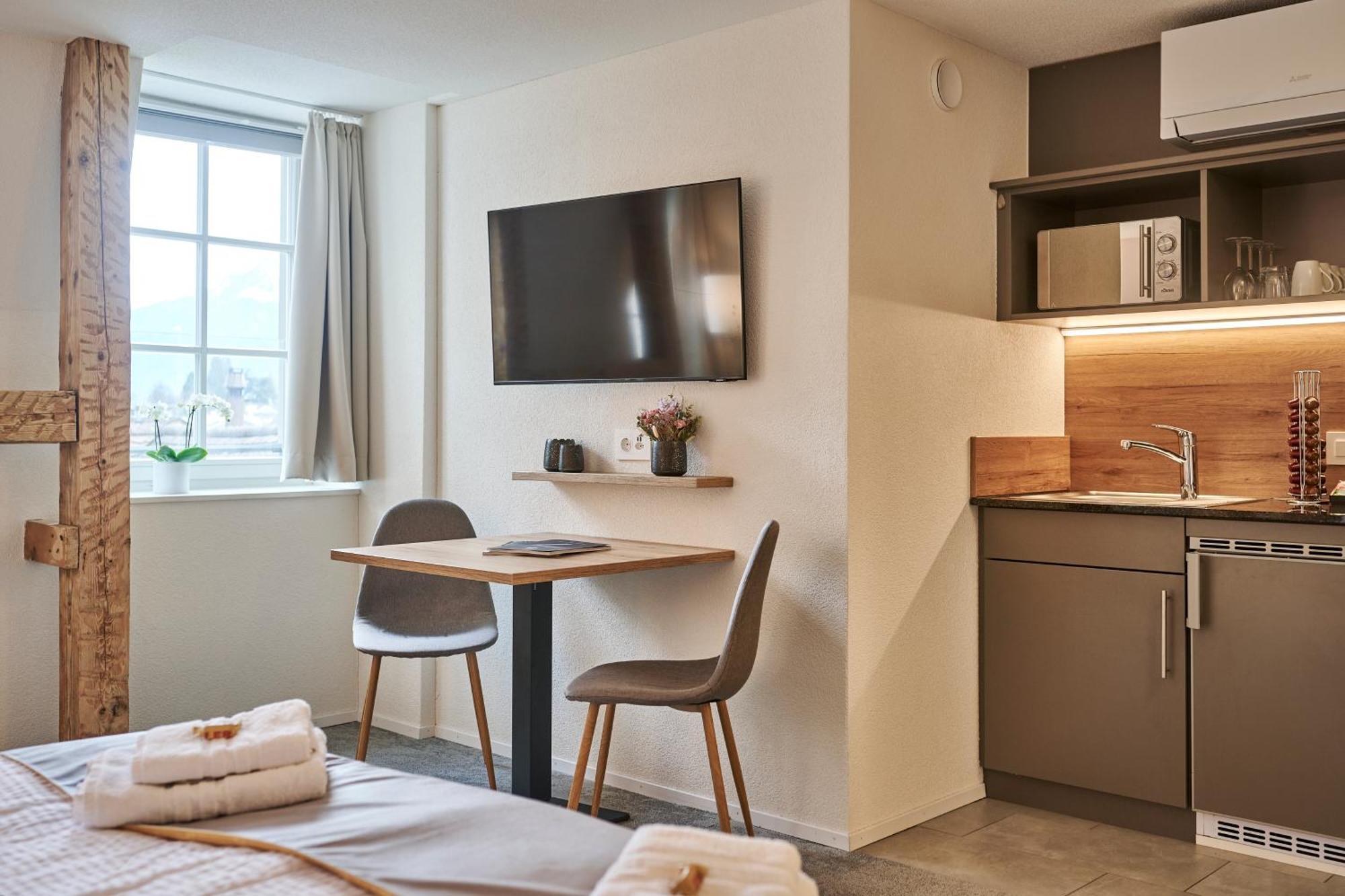 Aparthotel Krone - Self Check-In Unterseen Екстериор снимка