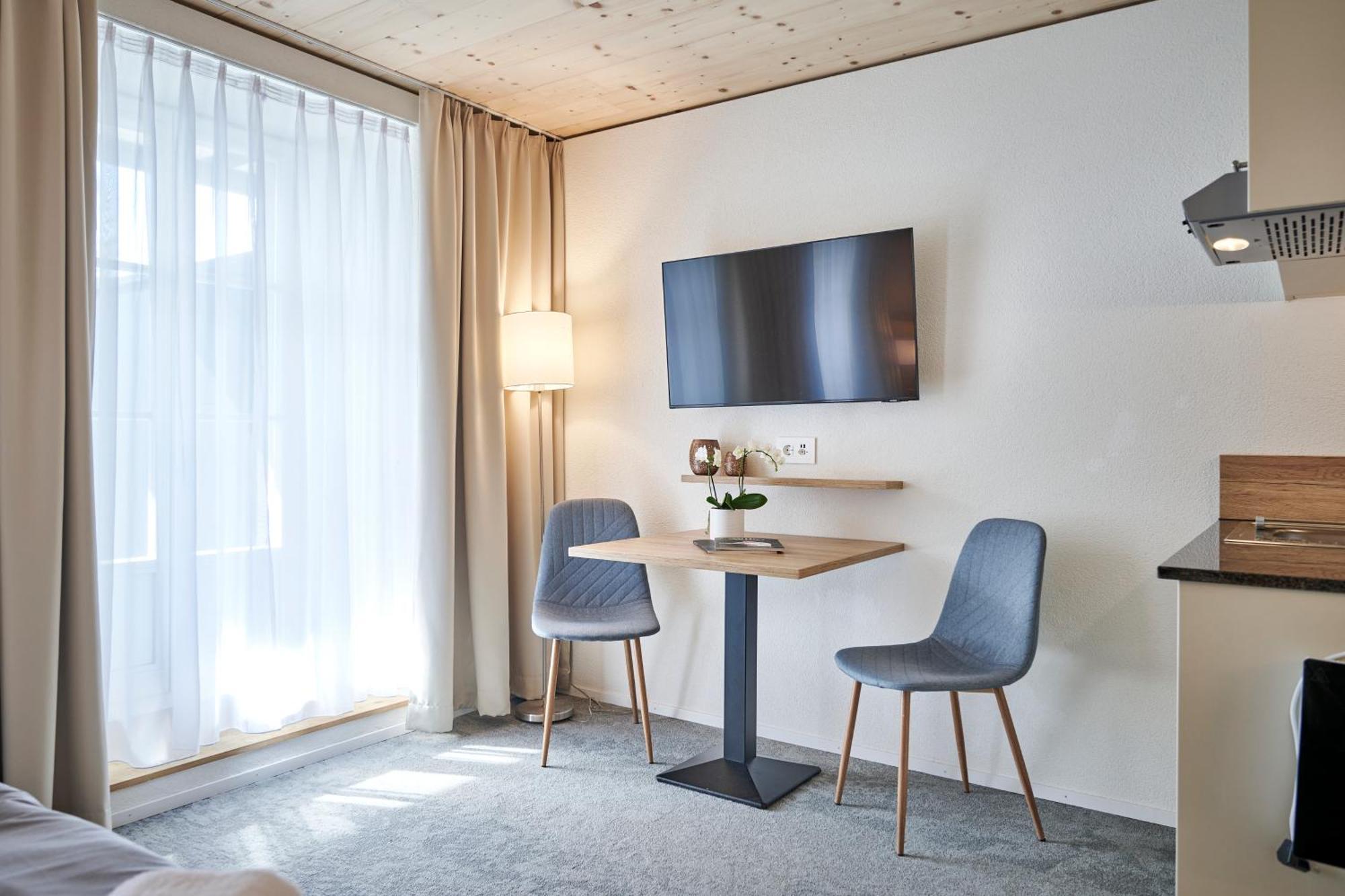 Aparthotel Krone - Self Check-In Unterseen Екстериор снимка